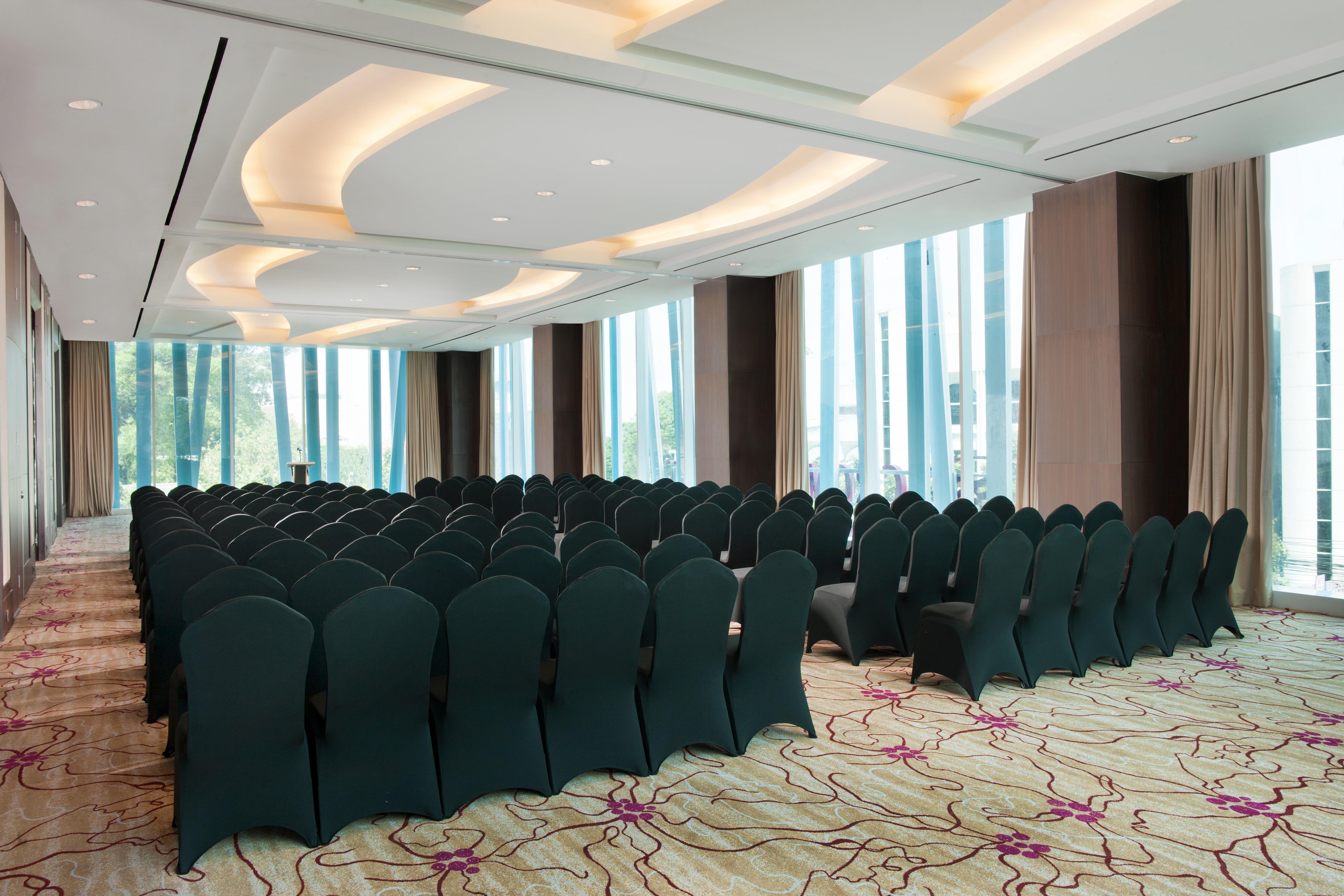Crowne Plaza Bandung, an IHG Hotel Exterior foto