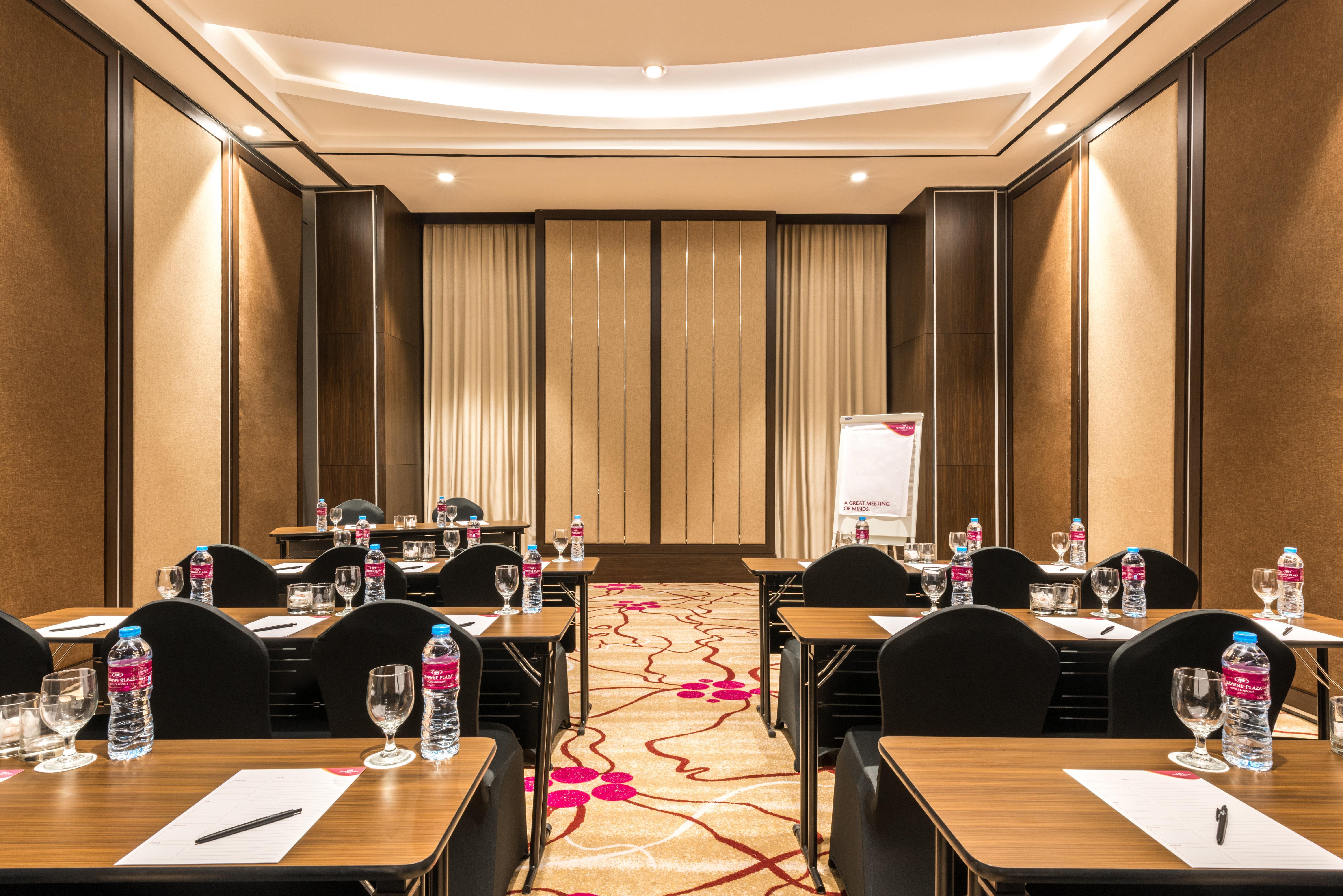 Crowne Plaza Bandung, an IHG Hotel Exterior foto