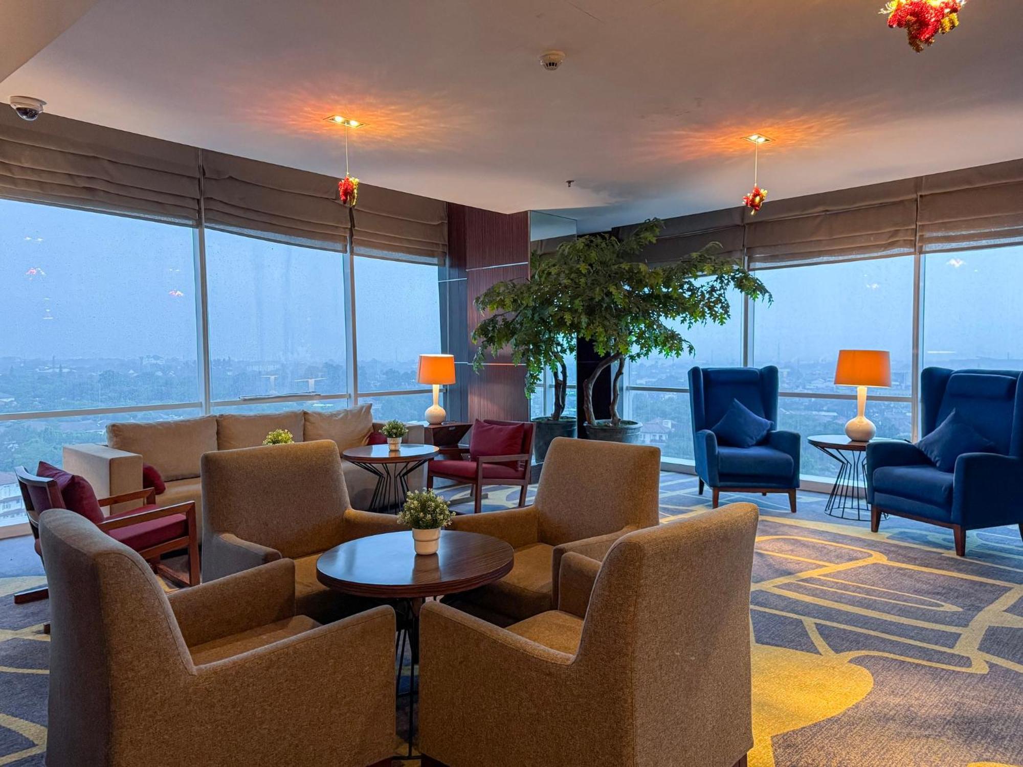 Crowne Plaza Bandung, an IHG Hotel Exterior foto